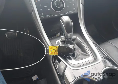 2015 Ford Fusion Titanium z USA, uszkodzony, nr VIN 3FA6P0D97FR108533